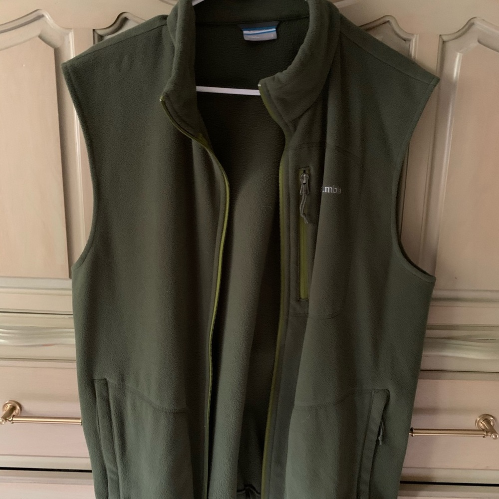 Columbia fleece vest